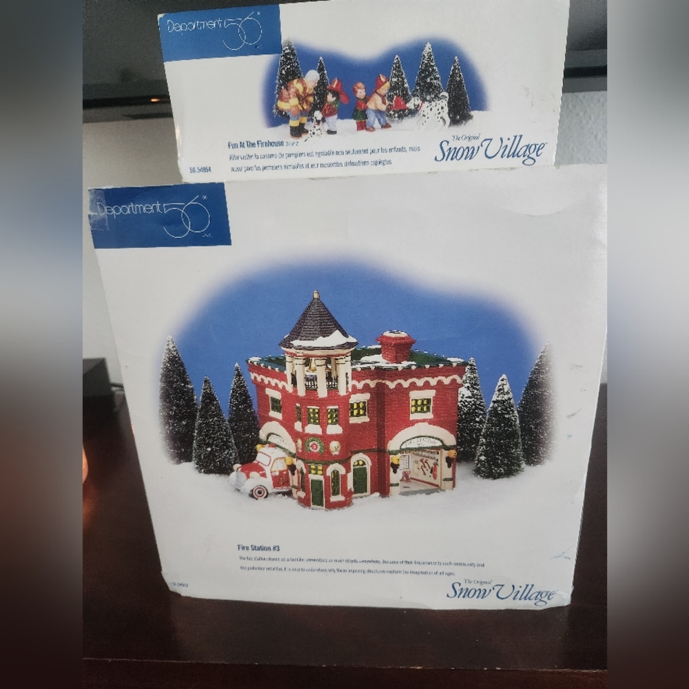 Department 56 Firestation & Accessory